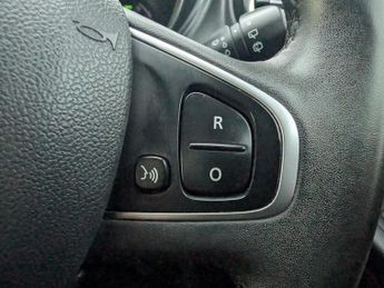 Renault Captur 0.9 TCe ENERGY Iconic SUV 5dr Petrol Manual Euro 6 (s/s) (90 ps)