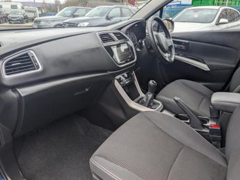 Suzuki SX4 S-Cross 1.0 Boosterjet SZ-T SUV 5dr Petrol Manual Euro 6 (111 ps)