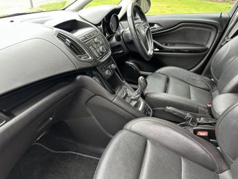 Vauxhall Zafira Tourer 1.4i Turbo SRi MPV 5dr Petrol Manual Euro 6 (140 ps)