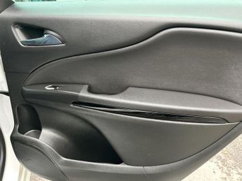 Vauxhall Zafira Tourer 1.4i Turbo SRi MPV 5dr Petrol Manual Euro 6 (140 ps)