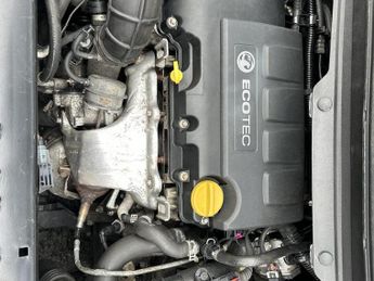 Vauxhall Zafira Tourer 1.4i Turbo SRi MPV 5dr Petrol Manual Euro 6 (140 ps)