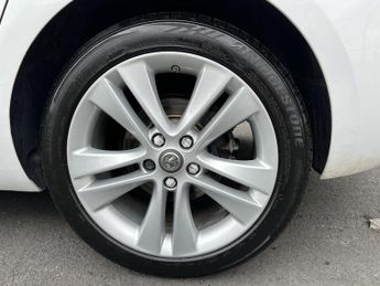 Vauxhall Zafira Tourer 1.4i Turbo SRi MPV 5dr Petrol Manual Euro 6 (140 ps)