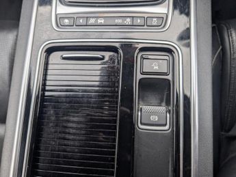 Jaguar XF 2.0d R-Sport Saloon 4dr Diesel Auto Euro 6 (s/s) (180 ps)