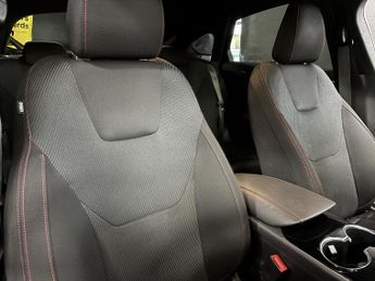 Ford Mondeo 2.0 TDCi ST-Line Hatchback 5dr Diesel Powershift Euro 6 (s/s) (1