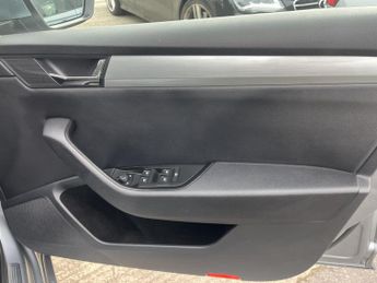 Skoda Superb 1.4 TSI ACT SE Estate 5dr Petrol DSG Euro 6 (s/s) (150 ps)