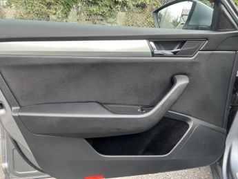Skoda Superb 1.4 TSI ACT SE Estate 5dr Petrol DSG Euro 6 (s/s) (150 ps)