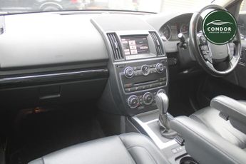 Land Rover Freelander 2 2.2 SD4 Metropolis SUV 5dr Diesel CommandShift 4WD Euro 5 (190 p
