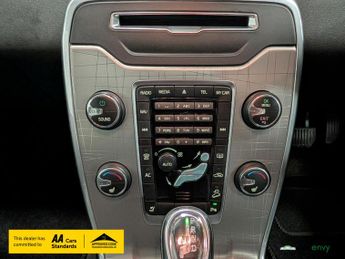 Volvo XC70 2.4 D5 SE Lux Estate 5dr Diesel Geartronic AWD Euro 5 (215 ps)