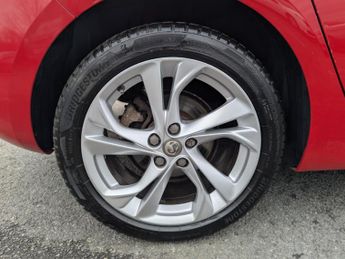 Vauxhall Astra 1.6 CDTi BlueInjection SRi Hatchback 5dr Diesel Auto Euro 6 (136