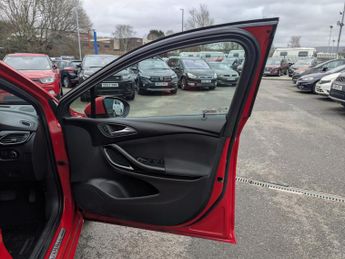 Vauxhall Astra 1.6 CDTi BlueInjection SRi Hatchback 5dr Diesel Auto Euro 6 (136