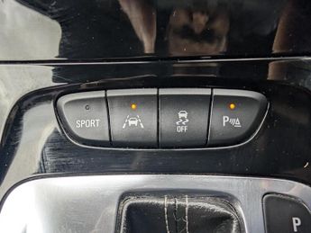 Vauxhall Astra 1.6 CDTi BlueInjection SRi Hatchback 5dr Diesel Auto Euro 6 (136