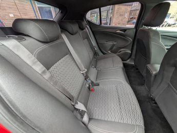 Vauxhall Astra 1.6 CDTi BlueInjection SRi Hatchback 5dr Diesel Auto Euro 6 (136