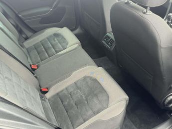 Volkswagen Golf 2.0 TDI BlueMotion Tech GT Hatchback 5dr Diesel Manual Euro 5 (s