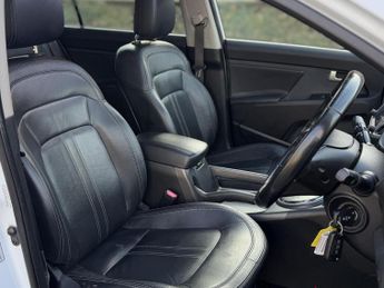 Kia Sportage 2.0 CRDi KX-3 SUV 5dr Diesel Auto AWD Euro 5 (134 bhp)