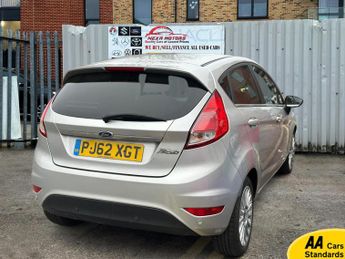 Ford Fiesta 1.6 Titanium Hatchback 5dr Petrol Powershift Euro 5 (105 ps)