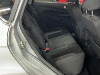 Ford Fiesta 1.6 Titanium Hatchback 5dr Petrol Powershift Euro 5 (105 ps)