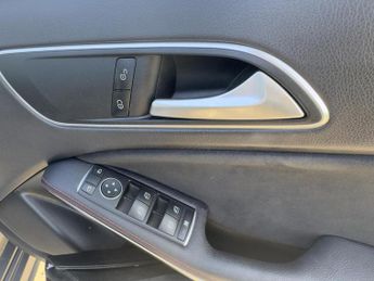 Mercedes-Benz A Class 1.6 A160 AMG Line Hatchback 5dr Petrol 7G-DCT Euro 6 (s/s) (102 