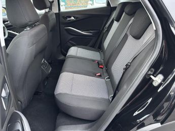 Vauxhall Grandland X 1.2 Turbo SE SUV 5dr Petrol Auto 8Spd Euro 6 (s/s) (130 ps)