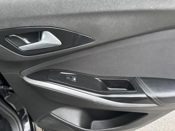 Vauxhall Grandland X 1.2 Turbo SE SUV 5dr Petrol Auto 8Spd Euro 6 (s/s) (130 ps)