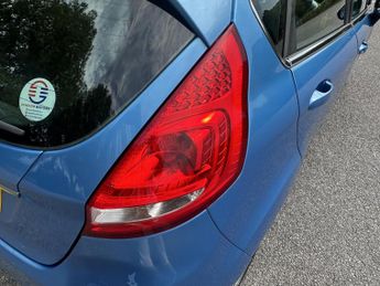 Ford Fiesta 1.4 Zetec Hatchback 5dr Petrol Automatic (154 g/km, 94 bhp)