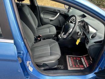 Ford Fiesta 1.4 Zetec Hatchback 5dr Petrol Automatic (154 g/km, 94 bhp)