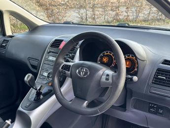 Toyota Auris 1.6 V-Matic TR Hatchback 5dr Petrol MultiMode Euro 5 (132 ps)