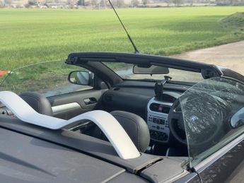 Vauxhall Tigra 1.8i Sport Convertible 2dr Petrol Manual (185 g/km, 123 bhp)