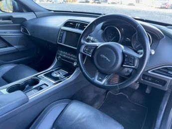 Jaguar XE 2.0d R-Sport Saloon 4dr Diesel Auto Euro 6 (s/s) (180 ps)