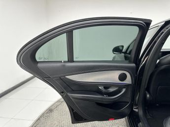 Mercedes-Benz E Class 2.0 E220d AMG Line Saloon 4dr Diesel G-Tronic+ Euro 6 (s/s) (194