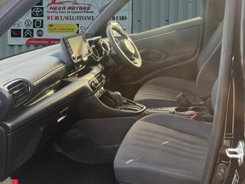 Toyota Yaris 1.5 VVT-h Design Hatchback 5dr Petrol Hybrid E-CVT Euro 6 (s/s) 