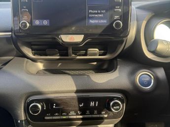 Toyota Yaris 1.5 VVT-h Design Hatchback 5dr Petrol Hybrid E-CVT Euro 6 (s/s) 