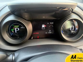 Toyota Yaris 1.5 VVT-h Design Hatchback 5dr Petrol Hybrid E-CVT Euro 6 (s/s) 