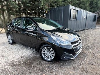 Peugeot 208 1.2 PureTech Signature Hatchback 5dr Petrol Manual Euro 6 (s/s) 