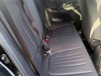 Toyota Yaris 1.5 VVT-h Design Hatchback 5dr Petrol Hybrid E-CVT Euro 6 (s/s) 