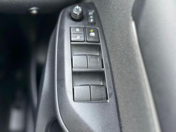 Toyota Yaris 1.5 VVT-h Design Hatchback 5dr Petrol Hybrid E-CVT Euro 6 (s/s) 