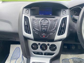 Ford Focus 1.6 TDCi Zetec Navigator Hatchback 5dr Diesel Manual Euro 5 (s/s