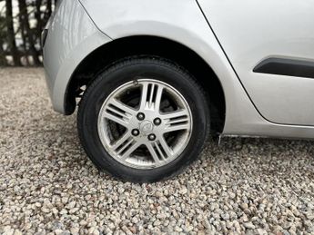 Hyundai i10 1.2 Comfort Hatchback 5dr Petrol Auto Euro 4 (77 bhp)