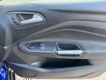 Ford C-Max 1.0T EcoBoost Zetec MPV 5dr Petrol Manual Euro 6 (s/s) (125 ps)