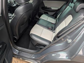 Kia Sportage 1.6 CRDi MHEV GT-Line SUV 5dr Diesel Hybrid DCT AWD Euro 6 (s/s)