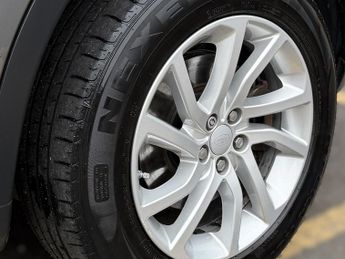 Land Rover Discovery Sport 2.0 TD4 SE Tech SUV 5dr Diesel Auto 4WD Euro 6 (s/s) (180 ps)