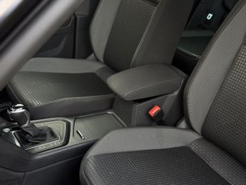 Volkswagen Tiguan 1.5 TSI Active SUV 5dr Petrol DSG Euro 6 (s/s) (150 ps)