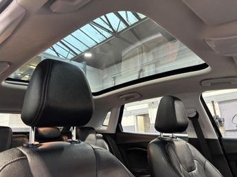 Vauxhall Grandland X 1.2 Turbo Elite Nav SUV 5dr Petrol Manual 6Spd Euro 6 (s/s) (130