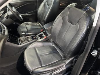 Vauxhall Grandland X 1.2 Turbo Elite Nav SUV 5dr Petrol Manual 6Spd Euro 6 (s/s) (130