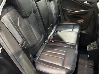 Vauxhall Grandland X 1.2 Turbo Elite Nav SUV 5dr Petrol Manual 6Spd Euro 6 (s/s) (130