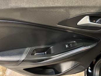 Vauxhall Grandland X 1.2 Turbo Elite Nav SUV 5dr Petrol Manual 6Spd Euro 6 (s/s) (130