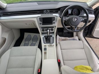 Volkswagen Passat 2.0 TDI BlueMotion Tech SE Business Saloon 4dr Diesel DSG Euro 6