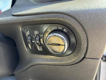 Vauxhall Grandland X 1.2 Turbo SE Premium SUV 5dr Petrol Manual Euro 6 (s/s) (130 ps)