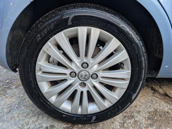 Vauxhall Corsa 1.2 16V Energy Hatchback 5dr Petrol Manual Euro 5 (A/C) (85 ps)