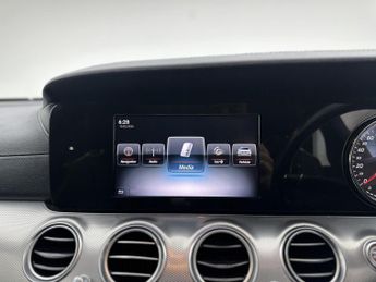 Mercedes-Benz E Class 2.0 E200d SE Saloon 4dr Diesel G-Tronic+ Euro 6 (s/s) (150 ps)