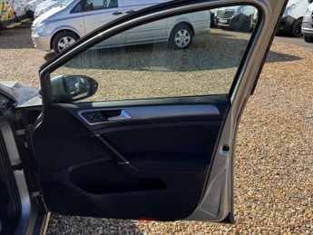 Volkswagen Golf 1.6 TDI BlueMotion Tech SE Estate 5dr Diesel DSG Euro 5 (s/s) (1